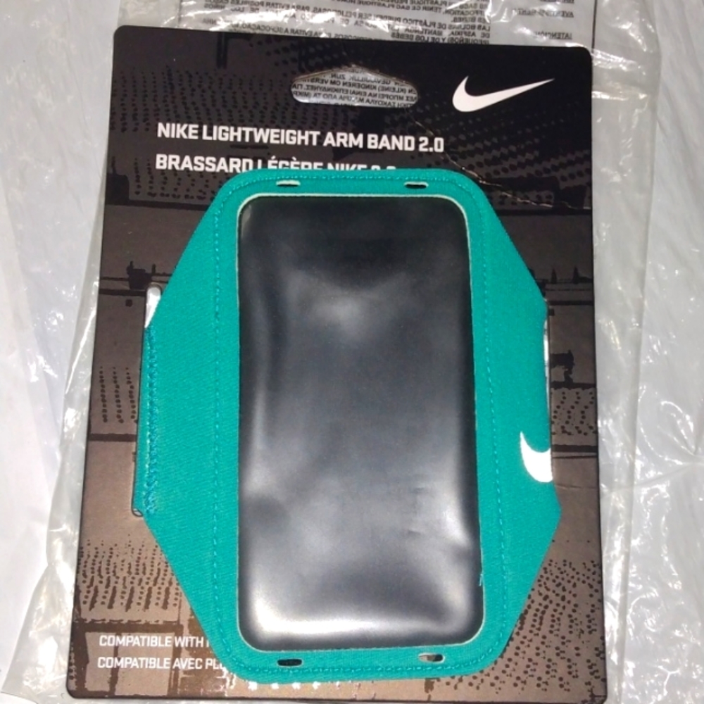 Nike lightweight armband 2.0